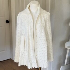 Vintage Crochet Poncho Womens One Size White Scalloped Edge Boho Hippie Granny